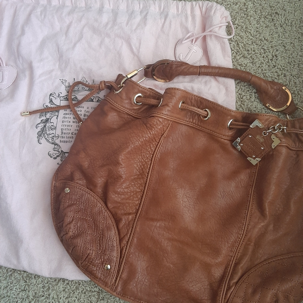 Genuine leather amazing quality & sizeable